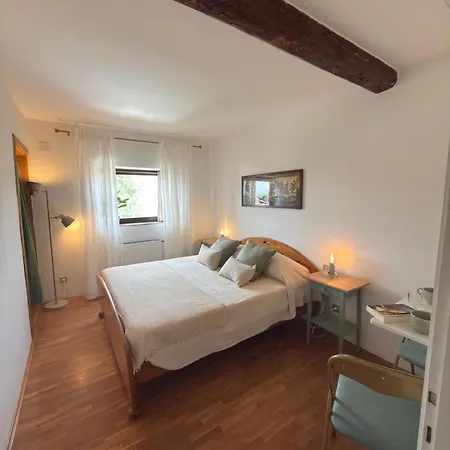 Calicanto Cozy With Private Bathroom Gasthof